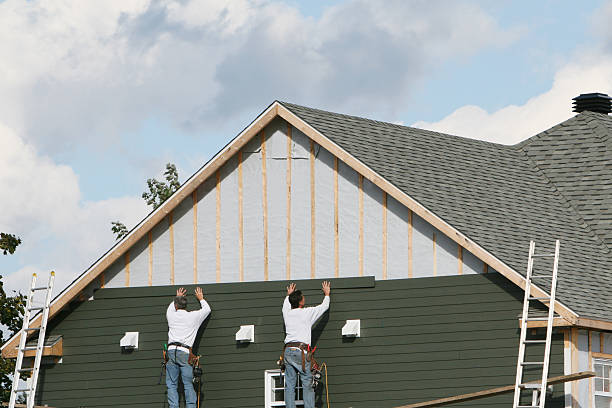 Professional Siding Repair technician working in Woodbridge, NJ